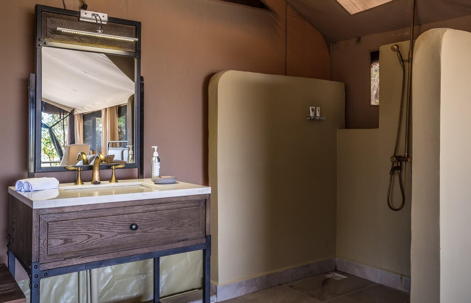 Bathroom in Entim mara camp